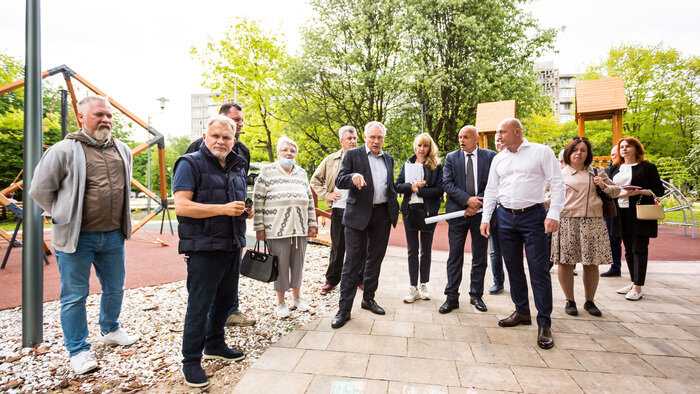 С вниманием к деталям: Горохов и Самородов осмотрели сквер на Рокоссовского — Соммера - Новости Калининграда | Фото: Елена Тишина