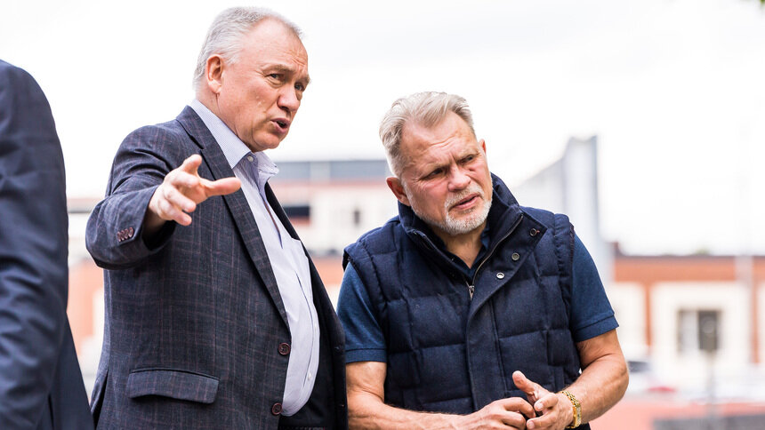 С вниманием к деталям: Горохов и Самородов осмотрели сквер на Рокоссовского — Соммера - Новости Калининграда | Фото: Елена Тишина