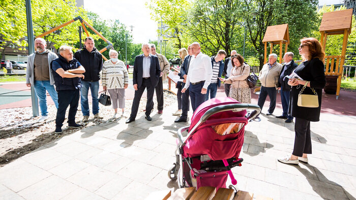 С вниманием к деталям: Горохов и Самородов осмотрели сквер на Рокоссовского — Соммера - Новости Калининграда | Фото: Елена Тишина
