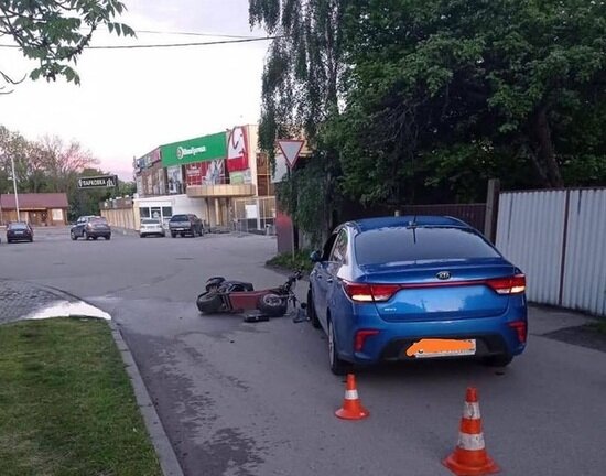 На Советском проспекте электроскутер врезался во встречное авто (фото) - Новости Калининграда | Фото: пресс-служба УМВД России по Калининградской области