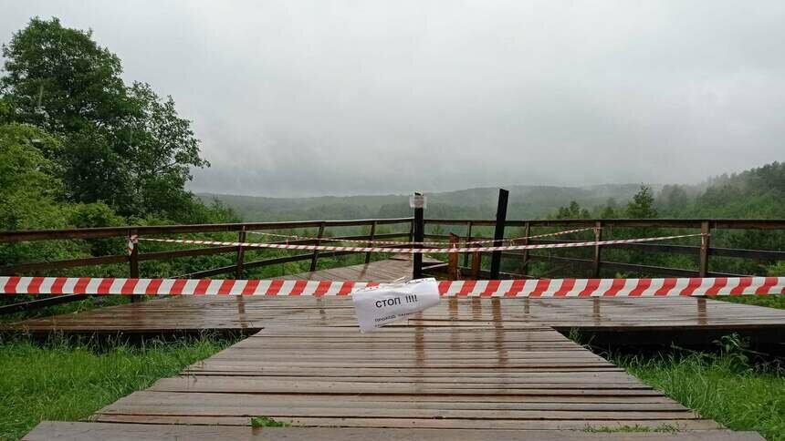 В Краснолесье частично обрушилась смотровая площадка, есть пострадавшие - Новости Калининграда | Фото: Алексей Соколов