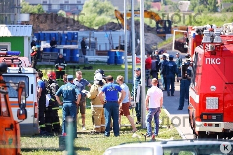 Полсотни человек тушат пожар на площади 400 «квадратов» на «Мираторге» (фоторепортаж) - Новости Калининграда | Фото: Александр Подгорчук / «Клопс»