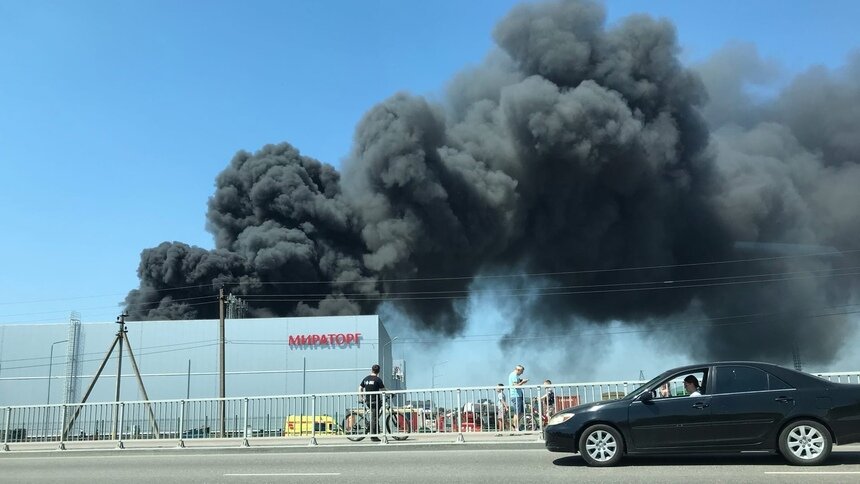 В МЧС рассказали о пожаре на «Мираторге» в Калининграде - Новости Калининграда | Фото очевидца