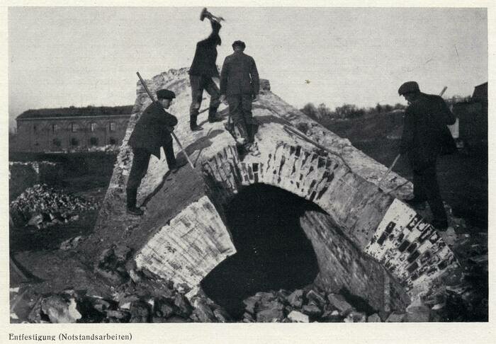 Снос бастиона Купфертайх возле Королевских ворот | Фотография 1919 года