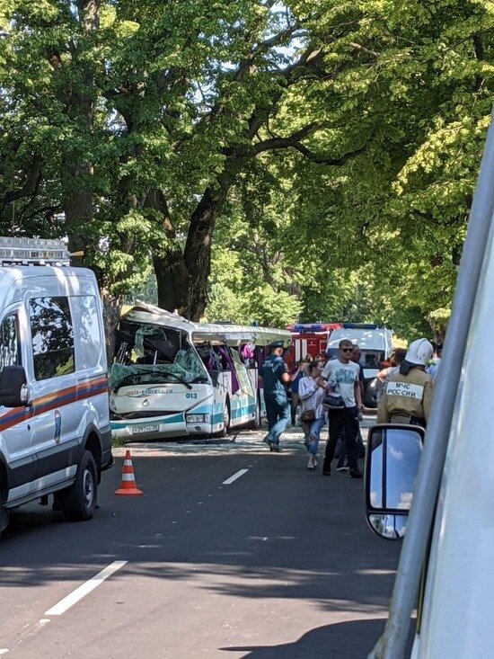 В ДТП с пассажирским автобусом под Янтарным пострадали восемь человек, двое из них — дети - Новости Калининграда | Фото: Очевидец