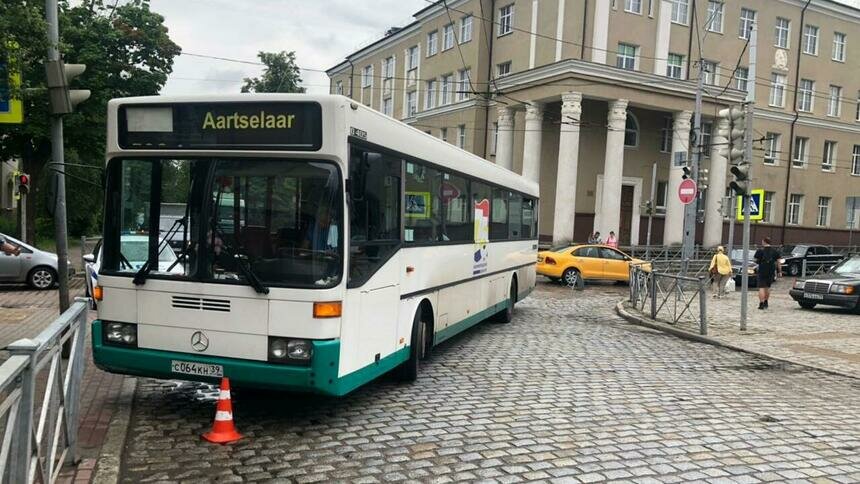 В Калининграде пассажирский автобус сбил 69-летнюю женщину - Новости Калининграда | Фото: пресс-служба УМВД России по Калининградской области