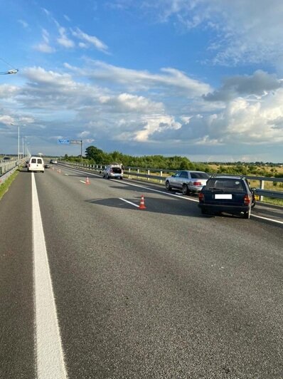 Audi от удара отбросило на 26-летнего мужчину: УМВД — об аварии на Приморском кольце - Новости Калининграда | Фото: пресс-служба УМВД России по Калининградской области