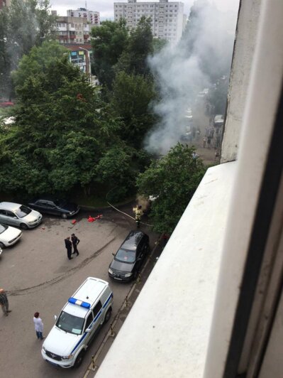 В Калининграде у детской поликлиники загорелась легковушка - Новости Калининграда | Фото: «Клопс»