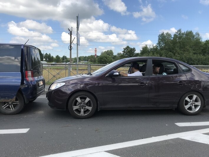 Советский проспект встал в двухкилометровой пробке - Новости Калининграда | Фото очевидца