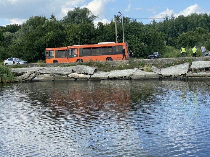 Очевидцы: в Прегольском столкнулись два автобуса (фото) - Новости Калининграда | Фото очевидца