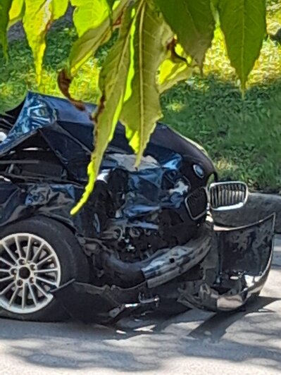 Литовский вал встал в пробке из-за столкнувшихся BMW и пассажирского автобуса - Новости Калининграда | Фото: очевидец