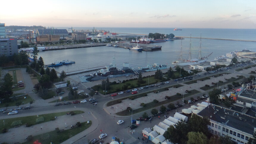 В Гданьске жена поссорилась с мужем и выбросила с балкона накопленные им 200 тыс. злотых - Новости Калининграда | Фото: «Клопс»