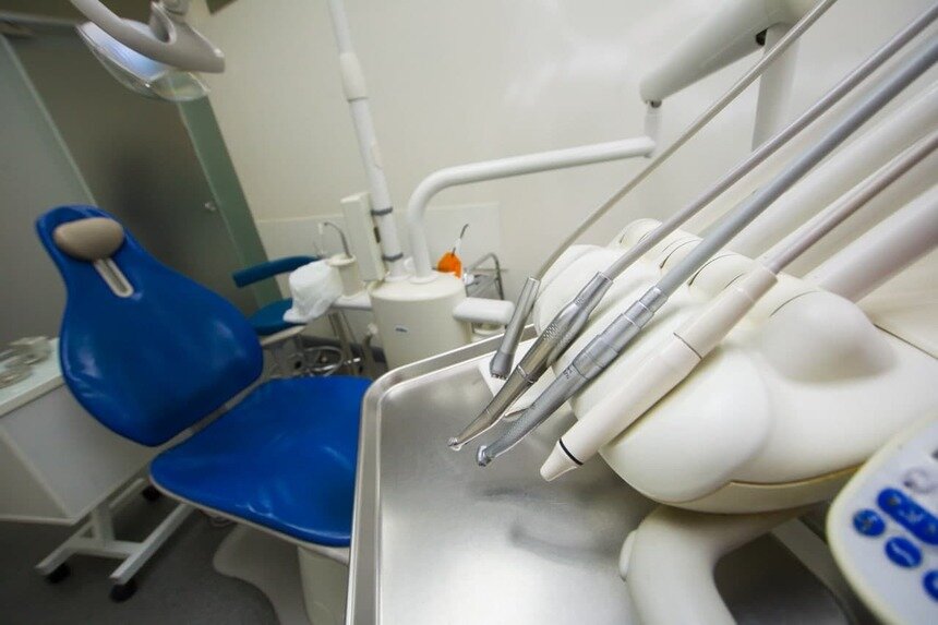 Из-за новых коронок у жительницы Светлогорска воспалился глаз и нерв: какие есть риски и на что смотреть при лечении - Новости Калининграда | Архив «Клопс»