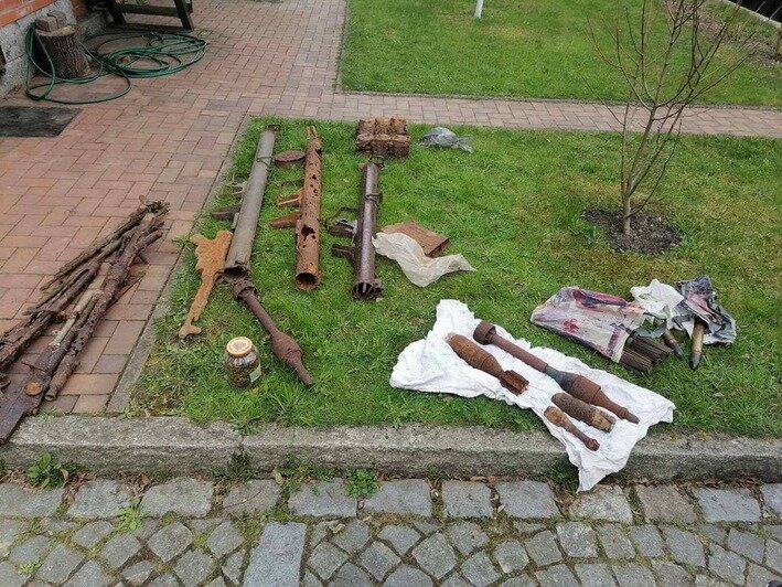 В тайнике на Суворова нашли арсенал времён войны (фото, видео) - Новости Калининграда | Фото: пресс-служба регионального УМВД