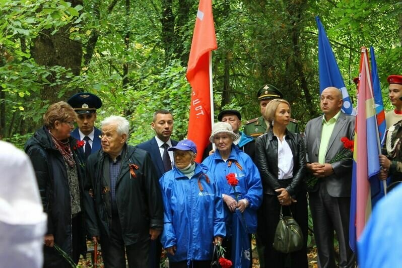 В Немане восстановили памятники фронтовикам и переселенцам - Новости Калининграда