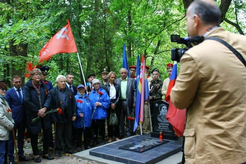 В Немане восстановили памятники фронтовикам и переселенцам - Новости Калининграда