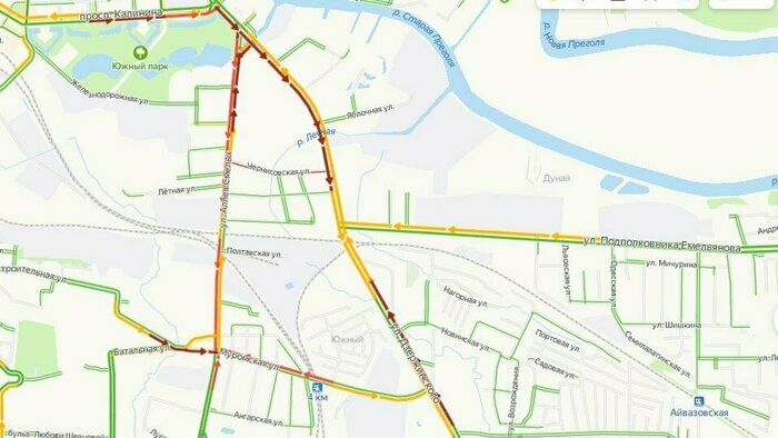 Пробка от проспекта Калинина: на Дзержинского состав с грузовыми вагонами перекрыл переезд - Новости Калининграда | Скриншот сервиса «Яндекс.Карты»