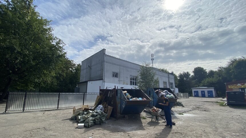 В Калининграде «горячая линия» принимает звонки от горожан по поводу гор мусора на площадках - Новости Калининграда | Фото: Александр Подгорчук / Архив «Клопс»