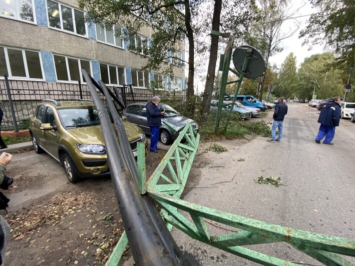 В Космодемьянском упавшая эстакада заблокировала дорогу (фото) - Новости Калининграда | Фото: Александр Подгорчук / «Клопс»