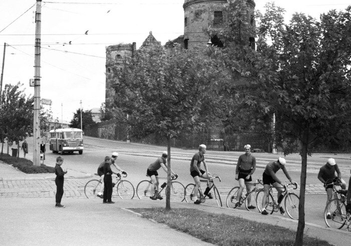 Четырнадцать уникальных фотографий, сделанных в Калининграде в 1950-90-х: ищем героев старых снимков   - Новости Калининграда | Из фондов Калининградского музея изобразительных искусств