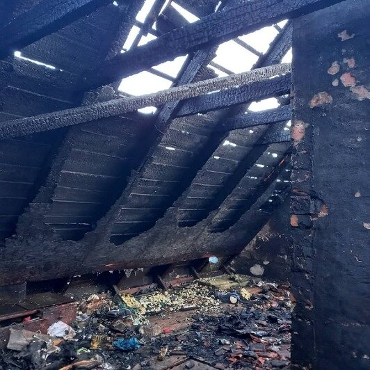 В Гурьевском районе вдова с двумя детьми и внуком осталась без жилья из-за пожара  - Новости Калининграда | Фото очевидца