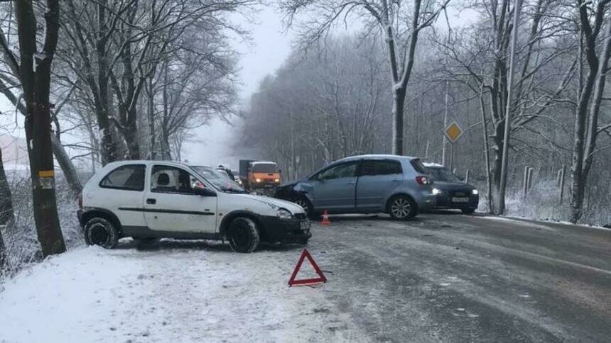 На Большой Окружной легковушка вылетела на встречную полосу, есть пострадавшие (фото) - Новости Калининграда | Фото: пресс-служба УМВД России по Калининградской области