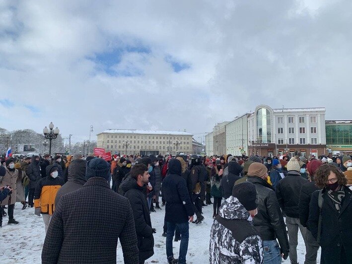 В Калининграде начали задерживать протестующих на акции сторонников Навального (видео) - Новости Калининграда