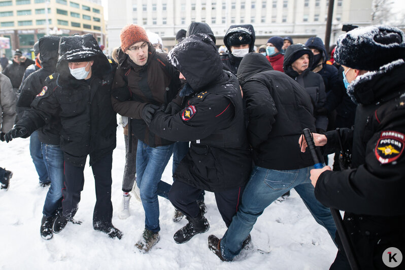 Задержания на несогласованной акции сторонников Навального в Калининграде (фото) - Новости Калининграда | Фото: Александр Подгорчук / &quot;Клопс&quot;