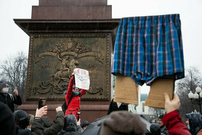 &quot;Российская коррупция — это хит сейчас&quot;: жители Европы — о прошедших митингах сторонников Навального - Новости Калининграда | Архив &quot;Клопс&quot;