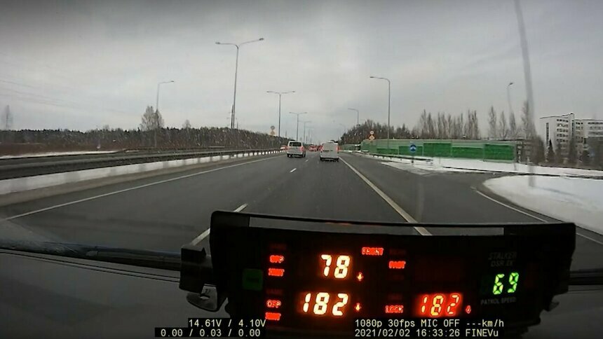 В Эстонии задержали Mercedes с калининградскими номерами за превышение скорости на 100 км/ч (видео) - Новости Калининграда