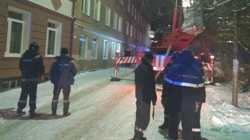 При пожаре на Сибирской в довоенном доме горели больше 300 &quot;квадратов&quot; - Новости Калининграда | Фото: пресс-служба ГУ МЧС России по Калининградской области
