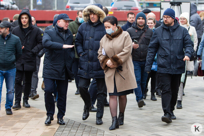 &quot;Будем Дятловой тестировать плитку&quot;: пять цитат сити-менеджера на проверке сквера Рокоссовского - Новости Калининграда | Фото: Александр Подгорчук/&quot;Клопс&quot;