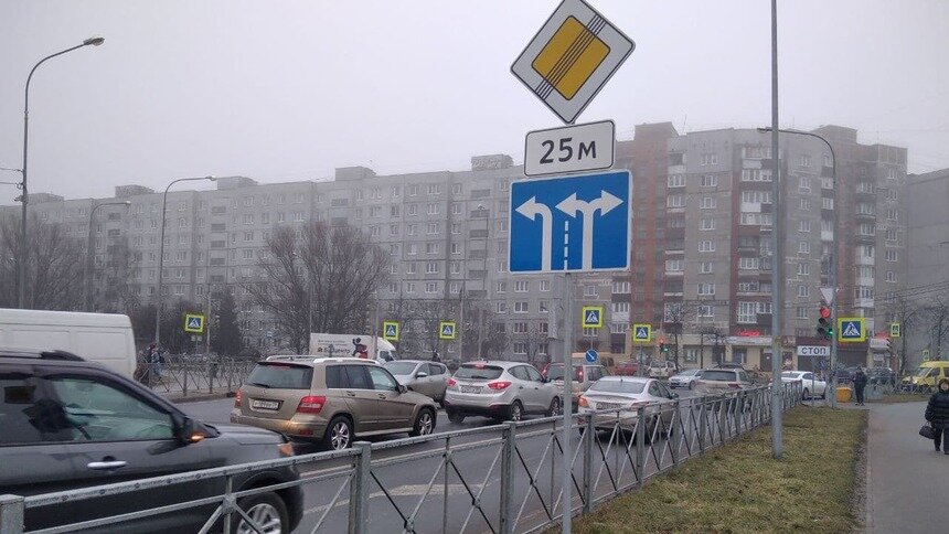 Мэрия изменила схему движения на перекрёстке у Бауцентра, чтобы разгрузить пробки на Сельме  - Новости Калининграда | Фото: Константин Сериков