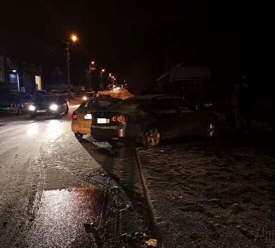 В Калининграде водитель легковушки пострадал при столкновении со встречным авто - Новости Калининграда | Фото: пресс-служба УМВД России по Калининградской области