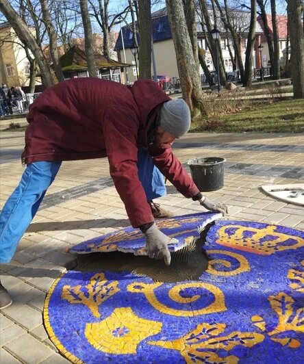 В Зеленоградске появилась мозаика с монограммой королевы Луизы (фото) - Новости Калининграда | Фото предоставили: @andrei_chelentano__baltica; @vladkosyak39 