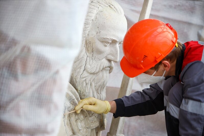 В Калининграде реставрируют горельефы и гербы на Королевских воротах (фото)  - Новости Калининграда | Фото: Александр Подгорчук / «Клопс»