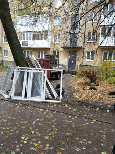 В Балтийске начали менять окна в домах, пострадавших от взрыва (фото) - Новости Калининграда | Фото: пресс-служба правительства Калининградской области