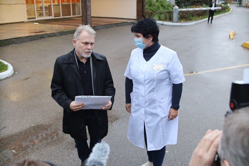Депутаты Госдумы Андрей Горохов и Марина Оргеева обеспечили инфекционную больницу и ЦГКБ Калининграда чистой питьевой водой - Новости Калининграда
