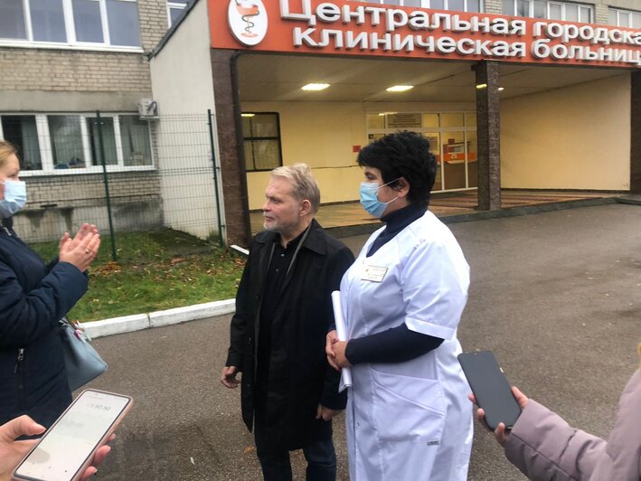 Депутаты Госдумы Андрей Горохов и Марина Оргеева обеспечили инфекционную больницу и ЦГКБ Калининграда чистой питьевой водой - Новости Калининграда