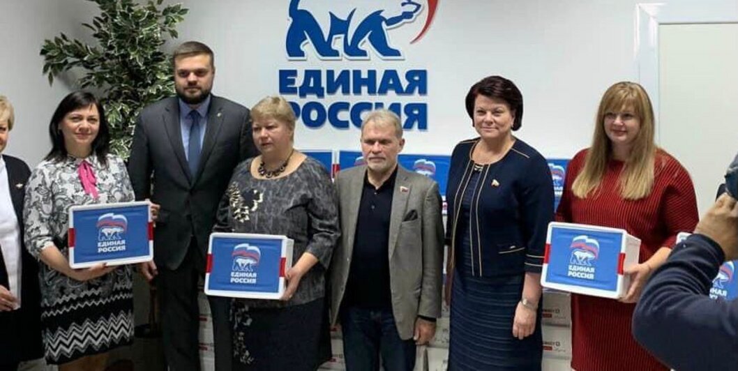 Депутаты Госдумы Андрей Горохов и Марина Оргеева обеспечили инфекционную больницу и ЦГКБ Калининграда чистой питьевой водой - Новости Калининграда