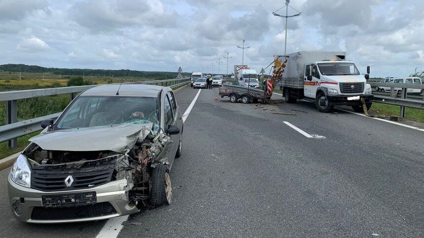 После ДТП на Приморском кольце, где брус отлетел в лицо дорожнику, возбудили уголовное дело - Новости Калининграда | Фото: ГИБДД региона