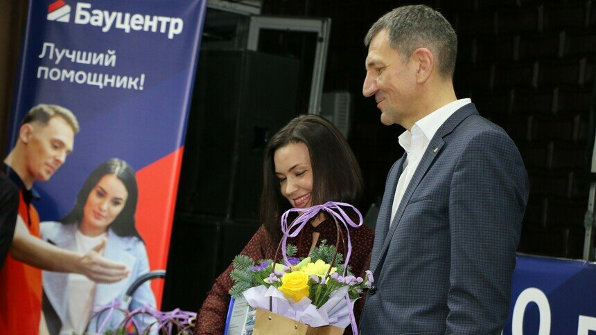 В свой день рождения «Бауцентр» наградил «золотых» сотрудников компании - Новости Калининграда