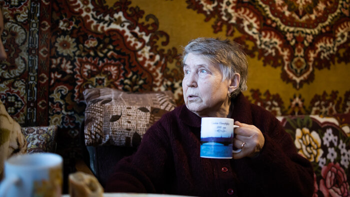 В Нестерове 75-летняя вдова носит на третий этаж по 2,5 тонны угля за зиму и ждёт, когда проведут газ  - Новости Калининграда | Фото: Александр Подгорчук / «Клопс»