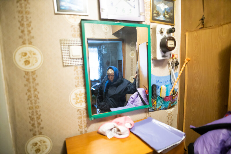 В Нестерове 75-летняя вдова носит на третий этаж по 2,5 тонны угля за зиму и ждёт, когда проведут газ  - Новости Калининграда | Фото: Александр Подгорчук / «Клопс»