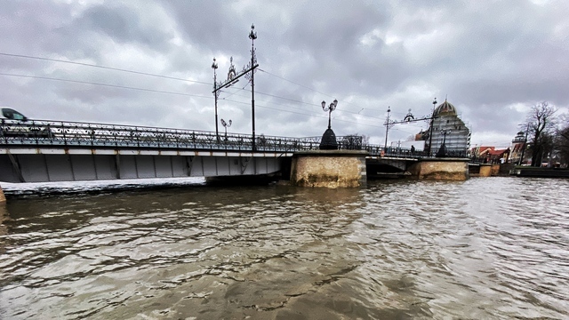 Фото дня: Преголя тянется к Деревянному мосту