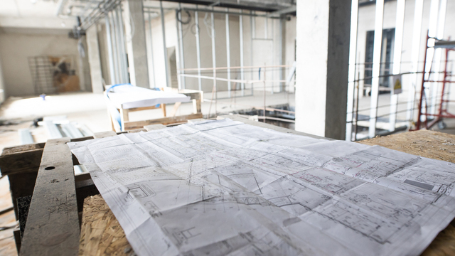 Алиханов назвал новый срок сдачи онкоцентра в Родниках 