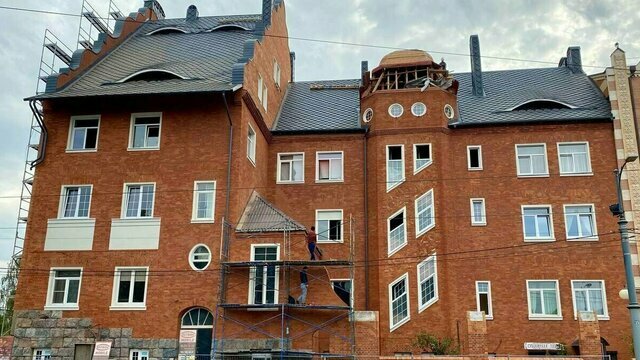 Арт-пространство на чердаке: что беспокоит жителей исторического дома у калининградской синагоги (репортаж)