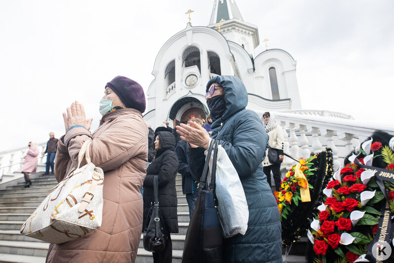 Последние аплодисменты: в Калининграде простились с актрисой Александрой Яковлевой (фоторепортаж) - Новости Калининграда