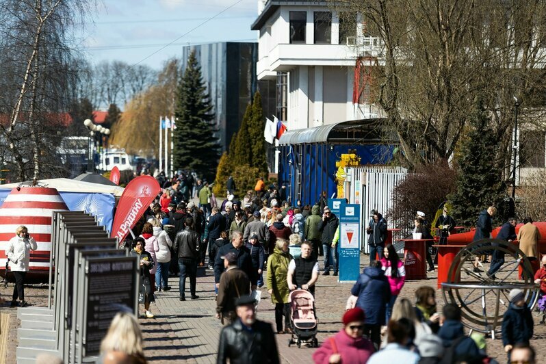 Традиционные блюда и военный оркестр: в Калининграде празднуют «День селёдки» (фоторепортаж) - Новости Калининграда | Фото: Александр Подгорчук / «Клопс»