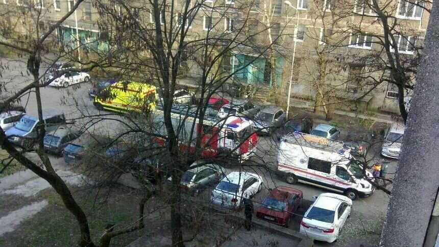 На Московском проспекте женщина выпала из окна пятого этажа - Новости Калининграда | Фото: «Клопс»